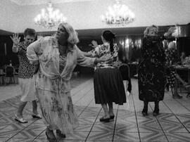 
Itinéraires de Belleville à Djerba de femmes juives tunisiennes vivant en France. Photographie et anthropologie. Danse, Rebarbya
