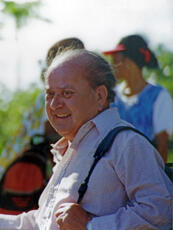 
Un parcours océanien en images. Hommage à José Garanger (1926-2006). Les premiers travaux. José Garanger lors de son dernier voyage au Vanuatu en 1996
