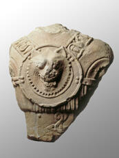
Les carrières de El Ferriol et l'atelier de sculpture d'Elche (Alicante). Cuirasse de guerrier, taillée dans une pierre extraite à proximité de El Ferriol. IVème siècle av. J.-C. Museo de La Alcudia, Elche
