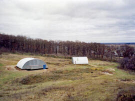 
Gontsy (Ukraine), un site à cabanes en os de mammouths du paléolithique supérieur récents. Vue du site sur le versant et de la vallée de l'Udaï
