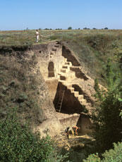
Gontsy (Ukraine), un site à cabanes en os de mammouths du paléolithique supérieur récents. La grande coupe des derniers 20 000 ans au sommet de la ravine
