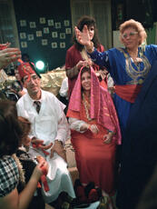 
Itinéraires de Belleville à Djerba de femmes juives tunisiennes vivant en France. Photographie et anthropologie. Henna, Paris 19ème
