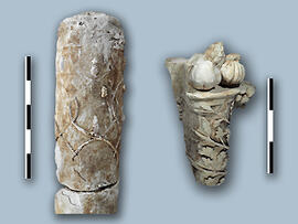 
"Dharih" Une étape nabatéenne au nord de Pétra (Jordanie). Stucs et stèles, figures et cornes. Stuc : colonne à rinceaux, salle médiane du temple. Calcaire : fragment de corne d’abondance, élément de décor du tympan de la façade, attribut d’une Atargatis - al-Uzza ?
