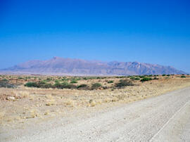 
Des peintures rupestres d'Afrique Australe. Namibie. Massif de Brandberg, au nord ouest de la Namibie. Ces montagnes recèlent de nombreux sites d'art rupestre
