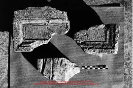 Film n°99. Khirbat adh-Dharih, tombeau 1, décor et empreintes de tissus (fouilles 85-86), juillet 1986