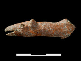 
Un parcours océanien en images. Hommage à José Garanger (1926-2006). Mobilier. Fragment de poterie provenant des niveaux inférieurs du site de Mangaasi (Vanuatu) : il s'agit d'un moyen de préhension en forme de tête d'animal
